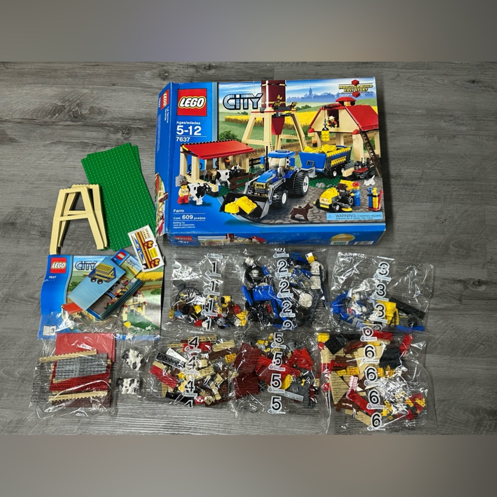 LEGO City 7637 farm 2009 retired set